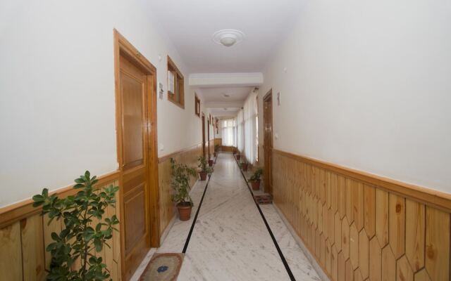 OYO 1638 Hotel A Star Regency