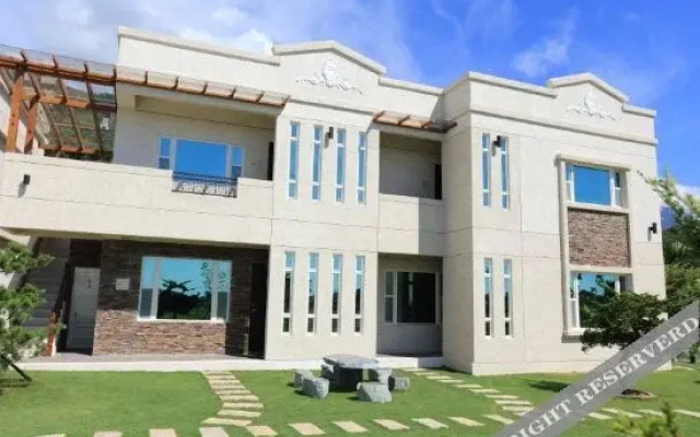 Caifeng House