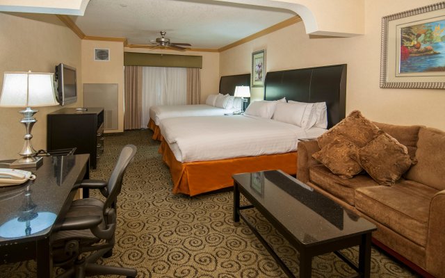 Holiday Inn Express and Suites Bakersfield Central, an IHG Hotel