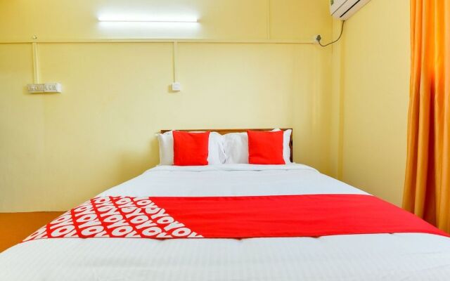 OYO 24607 Lotus Residency