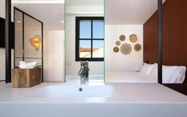 Atocha  Madrid, Tapestry Collection by Hilton