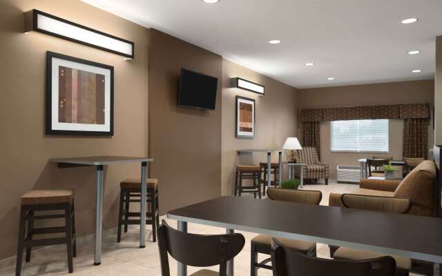 Sonesta Essential Fairmont