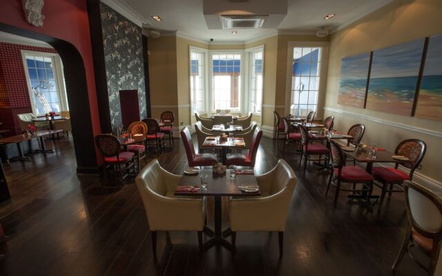 Waterside Boutique Hotel