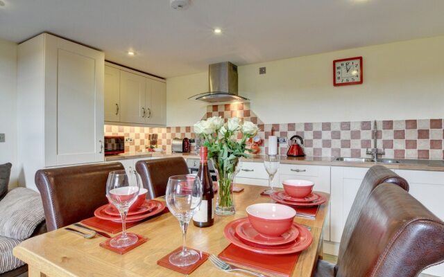 Lovely Apartment in Converted, Stone Barn Located in Tiverton