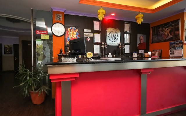 OYO 8367 Hotel The Woodz