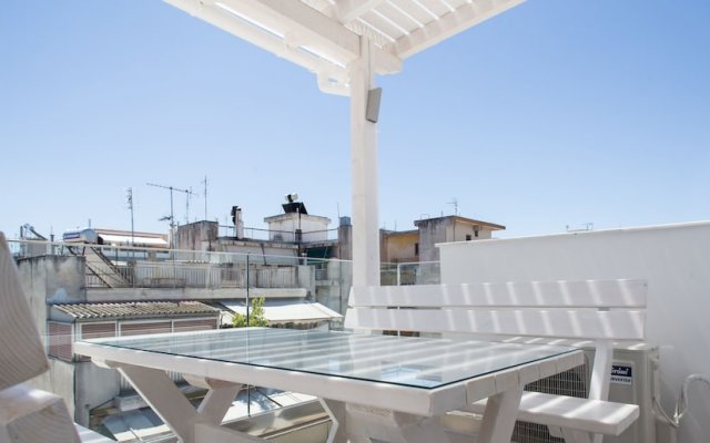37.5m² homm Penthouse in Athens with 43m² Terrace