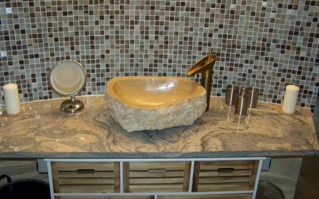 Loft-Ferienwohnung zur "Kfz-Schenke"