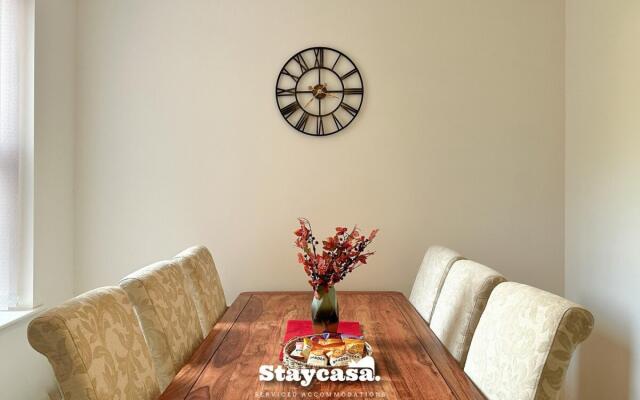 Stunning Design 3 Bedroom House Street Parking