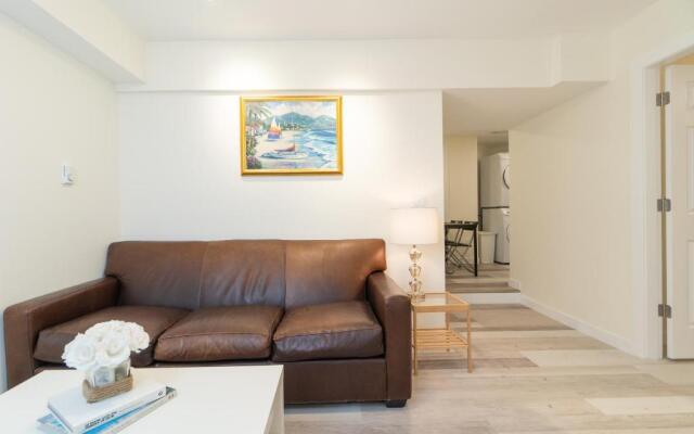 Beautiful 2BR Suite in central West Vancouver