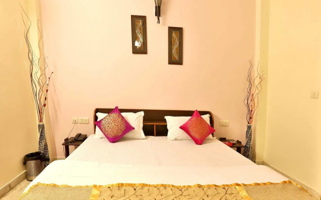 OYO Rooms Jaipuria Mall, Indirapuram
