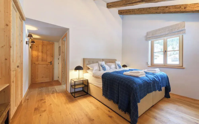 Chalet Silver Fox