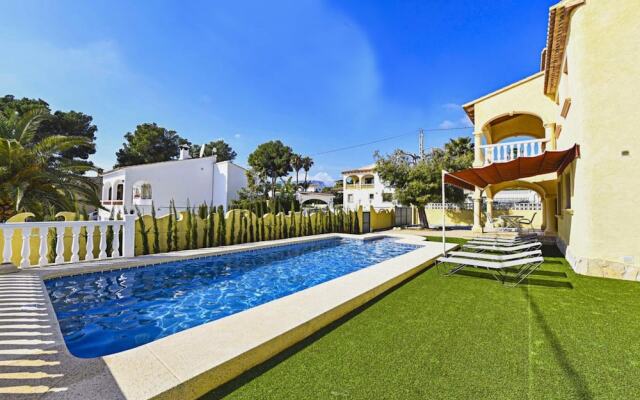 Villa - 7 Bedrooms with Pool and WiFi - 106438