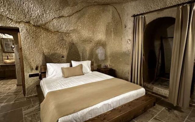 Noah's Ark Cave Hotel