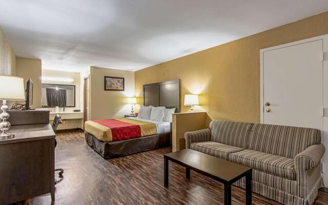 Econo Lodge Inn & Suites Matthews - Charlotte