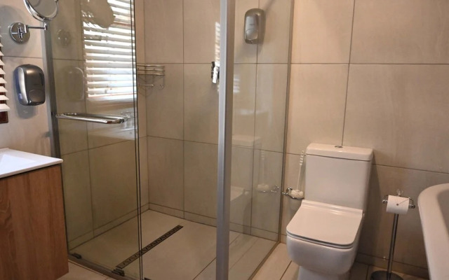 Lamor Guest House