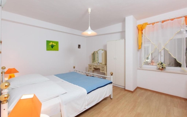 Apartment Knez - 100 m from beach: A1 Podstrana, Riviera Split