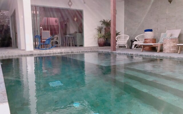 Pineapple Lazy Beach Villa