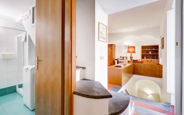 Wonderful Apartment Near The Trevi Fountain