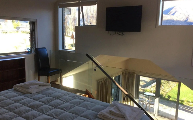 Golf Course Road Chalets – Guest Rooms – Wanaka