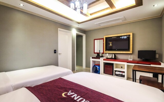 Yeosu Luna Hotel