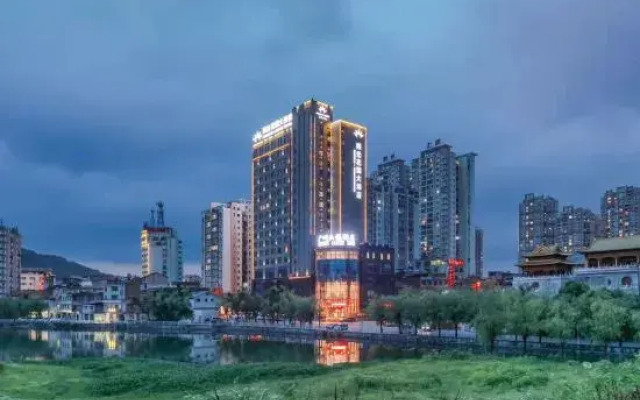 Guangzhou Jiulong Hotel (Dushan Bus Terminal)