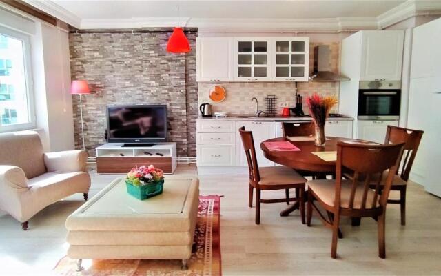 Flat Close to Beach With Balcony in Konyaalti