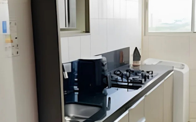APTO prox Ponte amizade 5 pessoas com AC