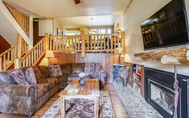 Cedars 53 3 Bedroom Condo by RedAwning