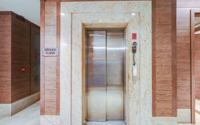 Super Townhouse Chhatarpur Near Metro Park