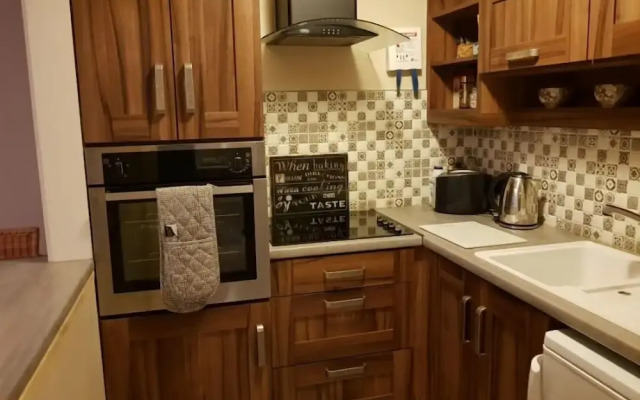 Ethan House Holiday Suites