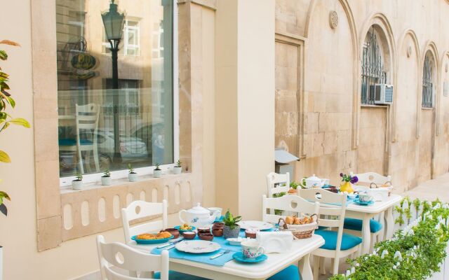Two Seasons Boutique Hotel