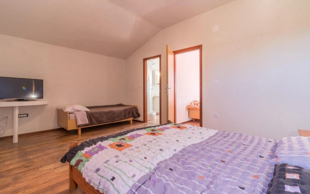 Amazing Home in Pula With Sauna, Wifi and 4 Bedrooms