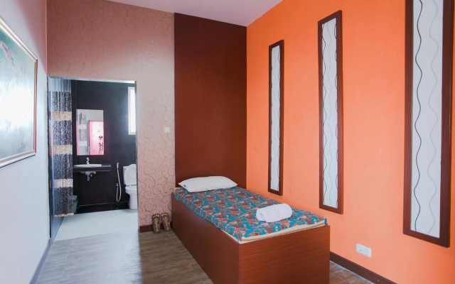 Halogen Hotel