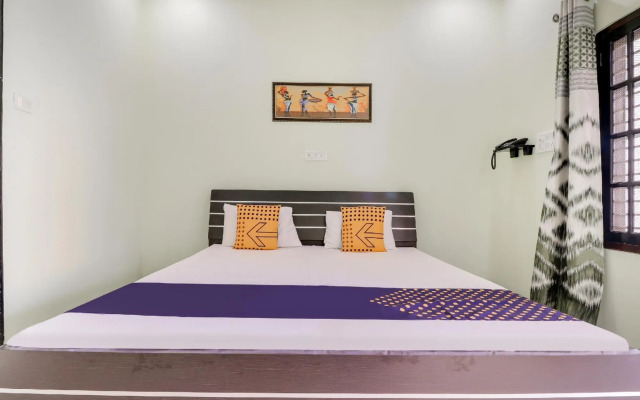 SPOT ON 65353 Hotel Triupati Lawn