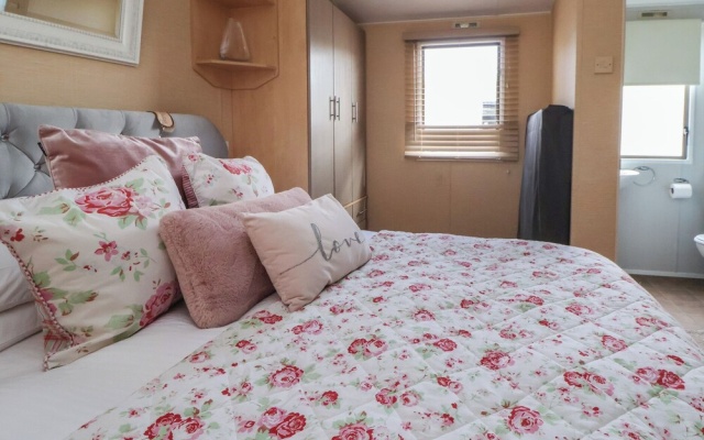 Caravan 596