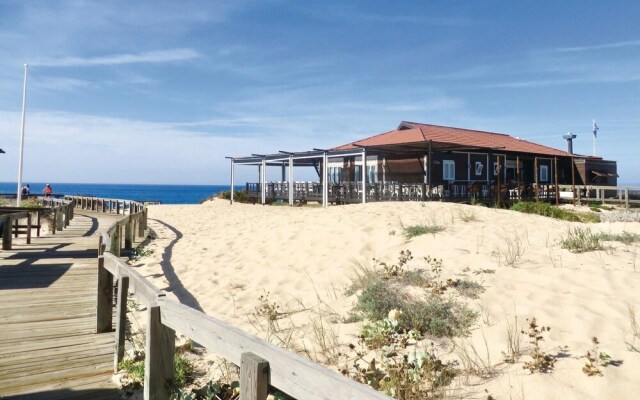 Beautiful Home in Grândola With Wifi and 4 Bedrooms