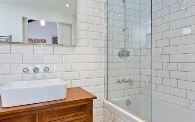 1 Bed Bohemian Loft Style Apt