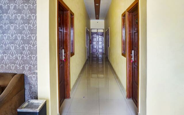 OYO Flagship 91245 Rika Hotel Makassar