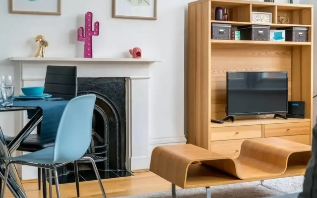 Modern 1 Bed apt Sleeps 4 in Covent Garden