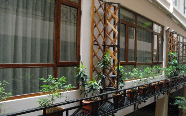 Lux Riverside Hotel & Apartment