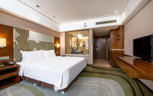 Holiday Inn Qingdao City Centre by IHG