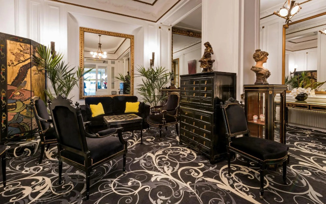 Peyris Opera Hotel
