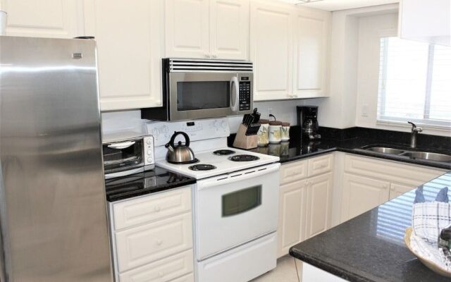 Jamaica Royale 403 - 2 Br Condo