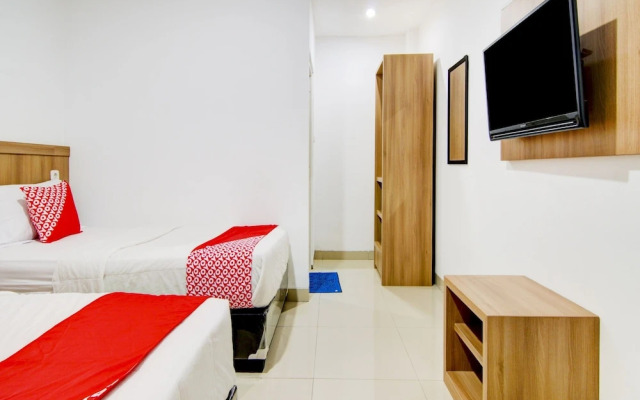 The Shine Residence by OYO Rooms