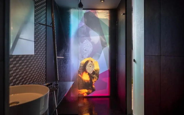 Essence Hotel