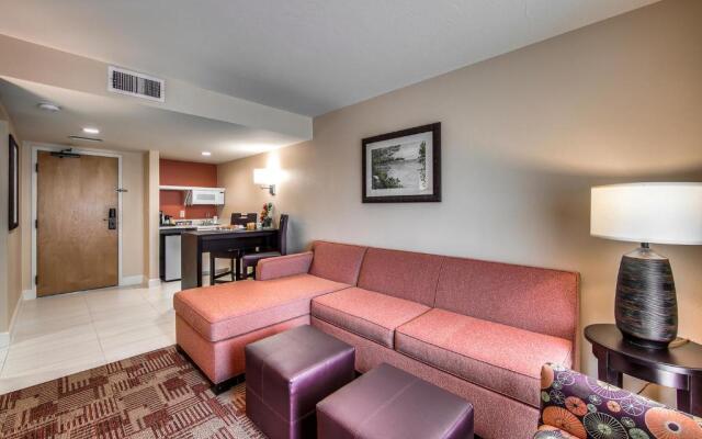 Inn of Naples, Tapestry Collection by Hilton