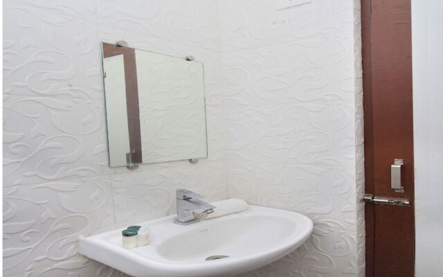 OYO 12153 Hotel B S International