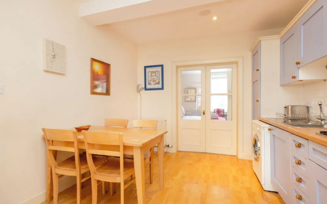 JOIVY Thistle Street - Heart of the City 2-bedroom Apt
