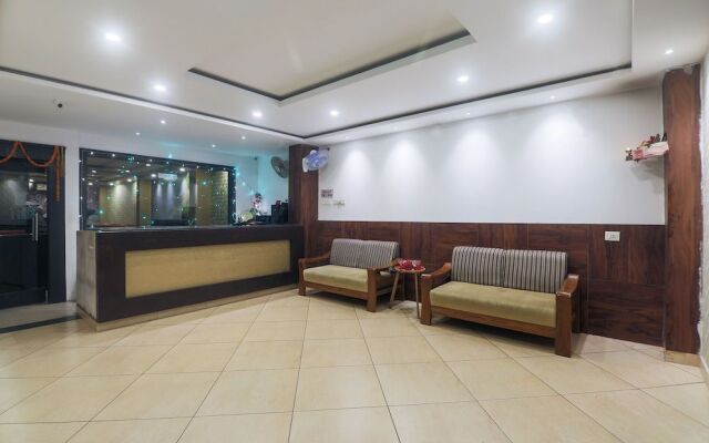 Oyo 23403 Hotel Rashmi