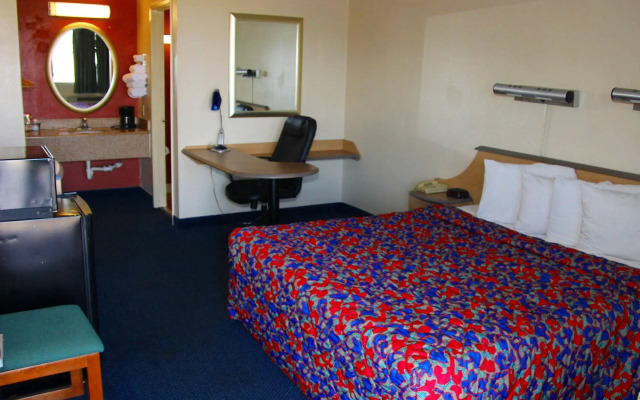 Q Lodging Motel